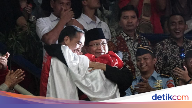 Kata Jokowi-Prabowo Soal Pelukan Mereka