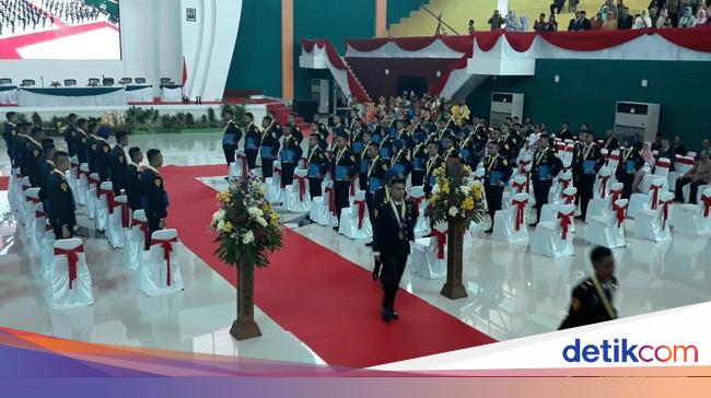 Hanya Di Madiun Menengok Wisuda Taruna Perkeretaapian Indonesia