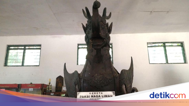 Kereta Kuno Simbol Kebhinnekaan di Cirebon