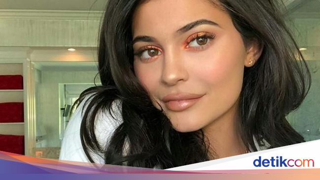 Kylie Jenner Habiskan Uang Hingga Rp 140 Juta Hanya untuk Order Makanan