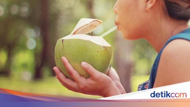 Jaga Kesehatan Ginjal Dengan Rutin Konsumsi Air Kelapa