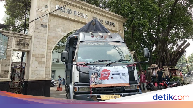 Jemaah Masjid Agung Sunda Kelapa Bantu Pulihkan Lombok Jemaah Masjid Agung Sunda Kelapa Bantu Pulihkan Lombok
