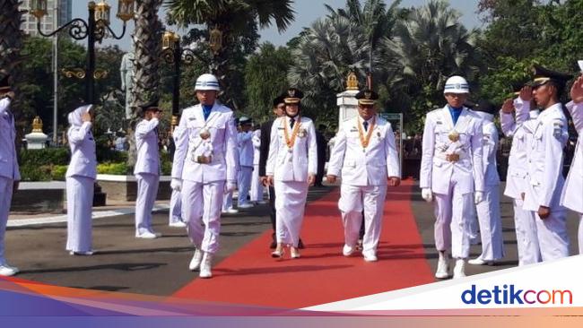 12 Kepala Daerah di Jatim Dilantik, Ini Pesan Gubernur Soekarwo