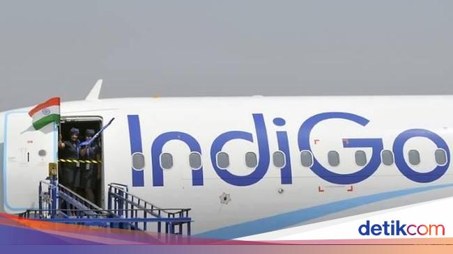 Horror!  Indian Airlines jet engine burns out on takeoff