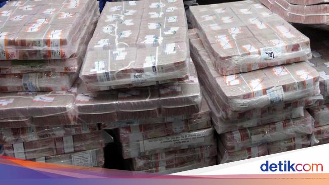 Saking Banyaknya Duit Sitaan Sampai Tak Muat di Ruangan Kejaksaan