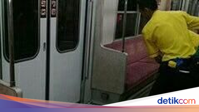 Penumpang yang BAB di KRL Turun di Stasiun Jatinegara