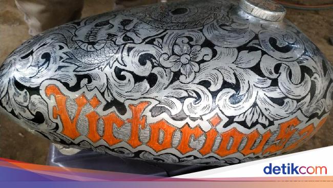 Kerennya Modifikasi Tangki Motor Lewat Sentuhan Batik