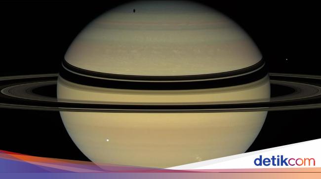 Why Astronauts Have Never Landed on Saturn: Gas Giant, Temperature, and Electric Current