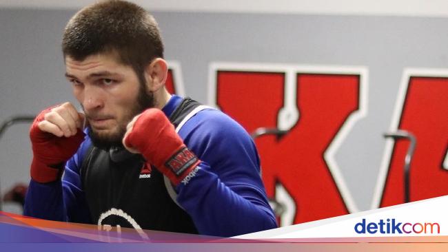 Manajer Khabib: Mayweather Kehabisan Uang, Mengemis Tarung ...