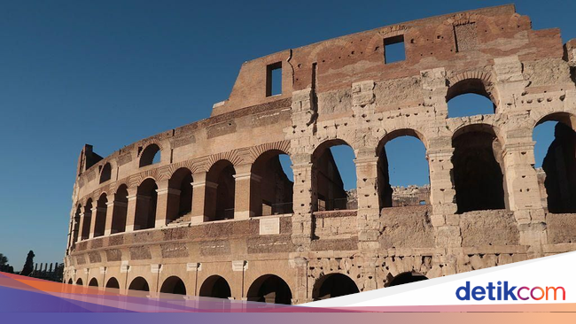 Duh Turis India Ketahuan Nyolong Batu Bata  Colosseum Roma