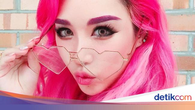 Wanita Ini Bikin Makeup Seram Tiru Wajah Istri Mantan Pm Malaysia