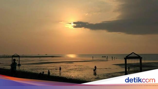 Santai Sore Sambil Lihat Sunset Di Pantai Duta Probolinggo Santai Sore Sambil Lihat Sunset Di Pantai Duta Probolinggo