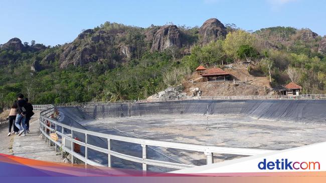 Embung Nglanggeran Gunungkidul Kering Kerontang