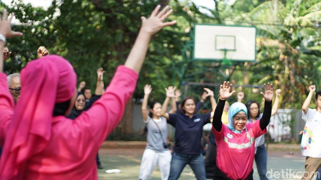 Mengenal Senam Lansia, Jenis, Dan Contoh Gerakannya