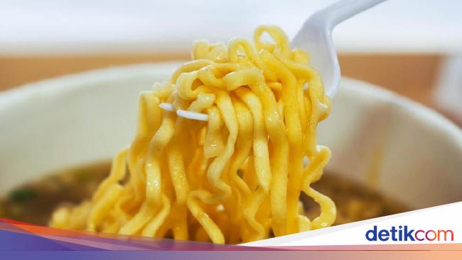 Apa Yang Membuat Makan Mi Instan Buruk Bagi Kesehatan Tubuh Apa Yang Membuat Makan Mi Instan Buruk Bagi Kesehatan Tubuh