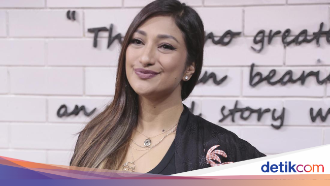 Jadi Pacar Pertama, Rahma Azhari Beberkan Rahasia Zack Lee