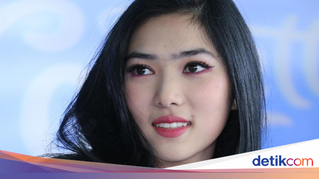 5 Soundtrack Film Indonesia Ini Bikin Baper Tingkat Dewa 5 Soundtrack Film Indonesia Ini Bikin Baper Tingkat Dewa