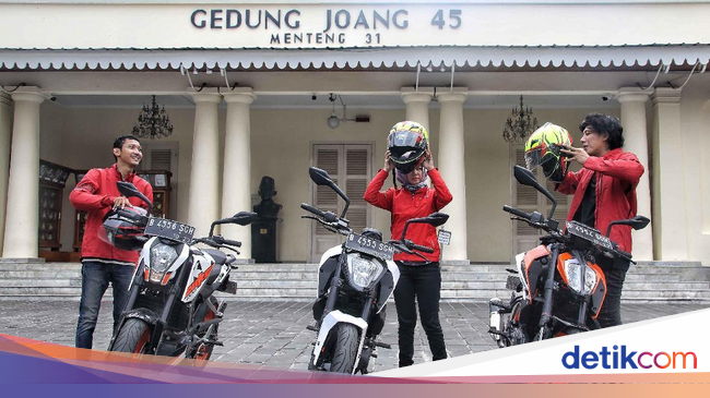 Pemuda Pencinta Mobil-Motor Rajin Belajar Sejarah di Museum