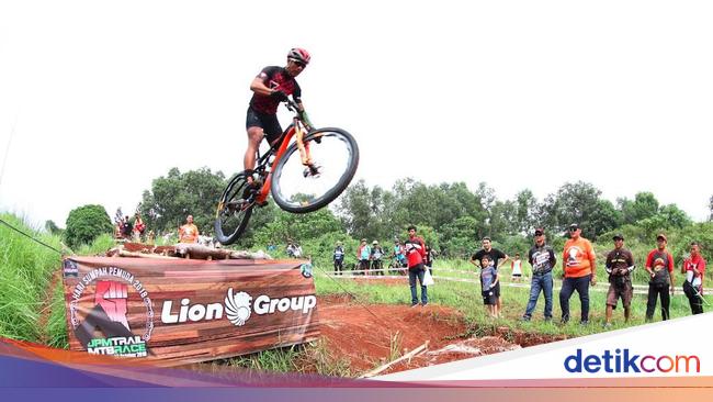 Ratusan Atlet Ikuti Balap Sepeda Jpm