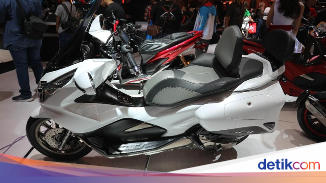 Honda PCX Rasa Gold Wing, Cocok Buat Touring