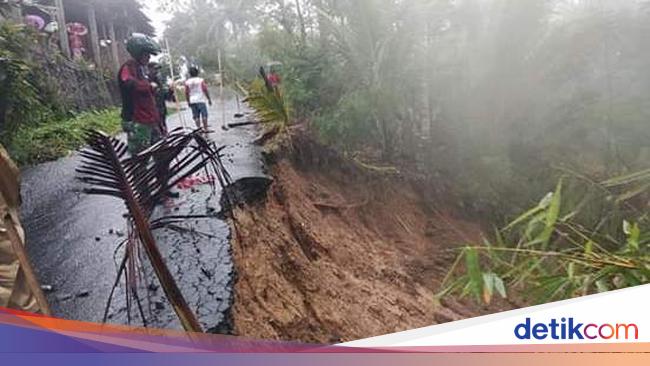 Hujan Semalaman Wilayah Trenggalek Diterjang Banjir Dan Longsor