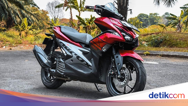 Berapa Biaya Pasang Decal Stiker  di Motor  