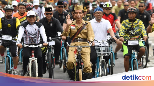 Alasan Jokowi Bergaya ala Bung Tomo Semangat Perjuangan