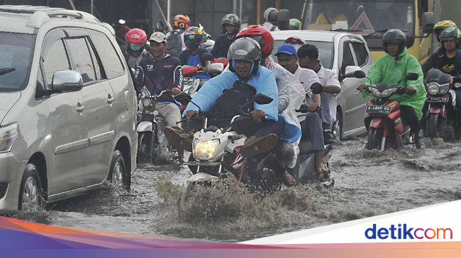 Jenis Ban  Motor  yang Cocok Untuk  Berkendara di Musim  Hujan