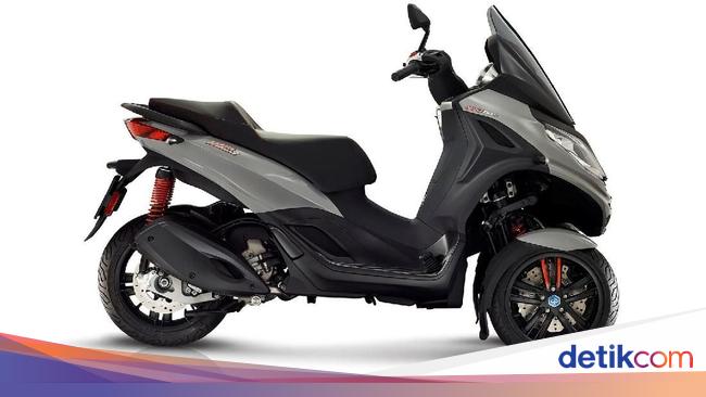 Skuter Tiga Roda Piaggio Bermesin 300 cc Performa Tinggi