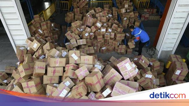 Belanja Online Rampung Sampah Kardus Menggunung Belanja Online Rampung Sampah Kardus Menggunung