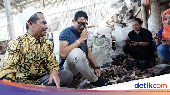 Sandiaga Kunjungi Kerajinan Tanduk di Secang Magelang