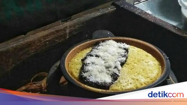Ini Dia Tampilan Martabak Isi Ketan Hitam yang Jadi Ini Dia Tampilan Martabak Isi Ketan Hitam yang Jadi