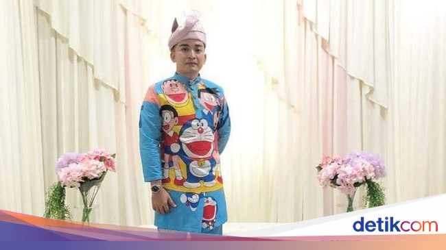 Viral Pria Menikah Pakai Baju Doraemon Tapi Tak Ada Viral Pria Menikah Pakai Baju Doraemon Tapi Tak Ada