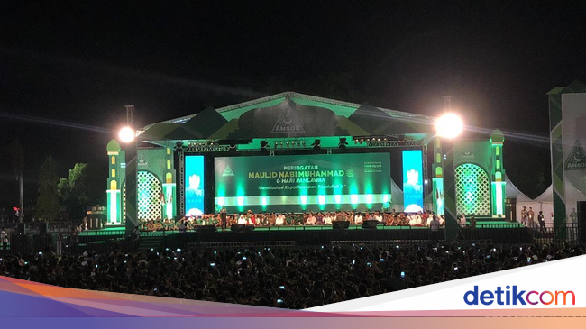 Jokowi: Pancasila Tak Bisa Digantikan, Apalagi dengan Jokowi: Pancasila Tak Bisa Digantikan, Apalagi dengan