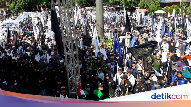 Peringati Maulid Nabi, Ribuan Orang Ikuti Parade Tauhid di 