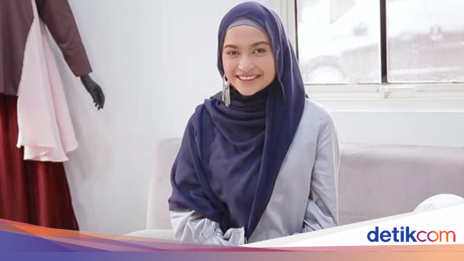 Tutorial Hijab Pashmina Simple Pakai Anting untuk Kondangan Tutorial Hijab Pashmina Simple Pakai Anting untuk Kondangan