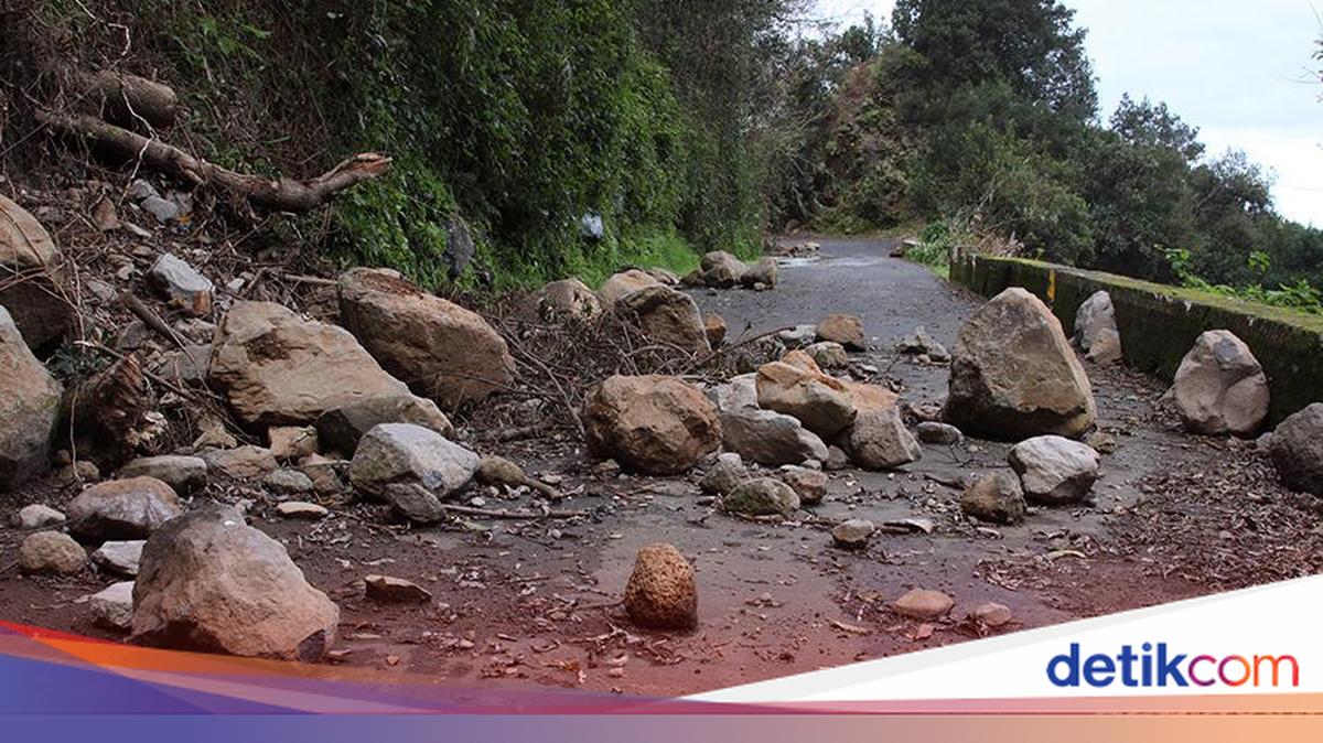 2 Ruas Jalan di Lebak Diterjang Longsor Imbas Hujan Ekstrem