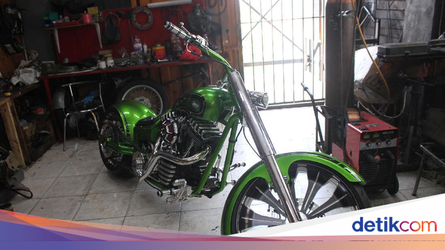 Harley-Davidson Road King 2006, Si Hijau Bergaya Chopper
