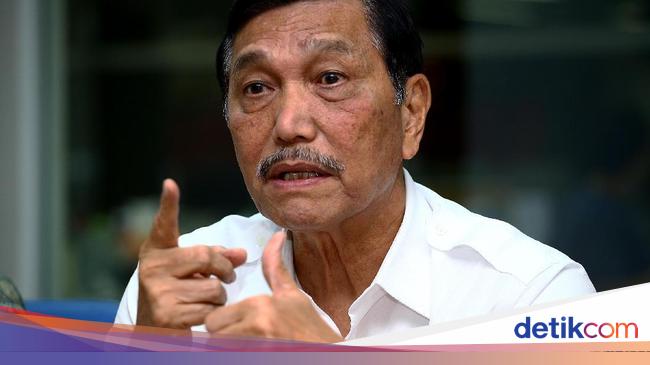 Buset Luhut Ungkap RI Masih Impor Gantungan Baju Buset Luhut Ungkap RI Masih Impor Gantungan Baju