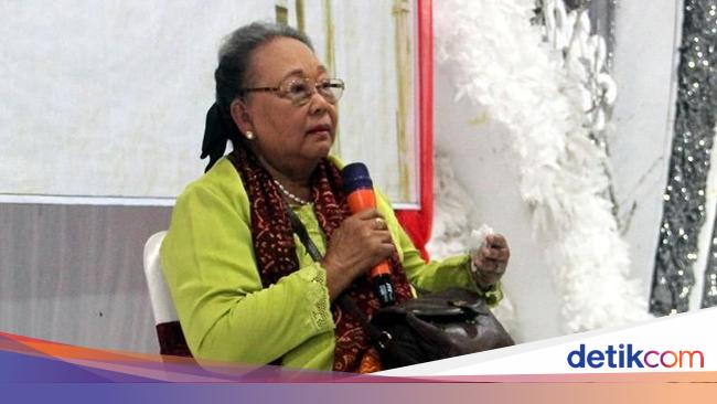 Nh Dini Pada Sebuah Kenangan