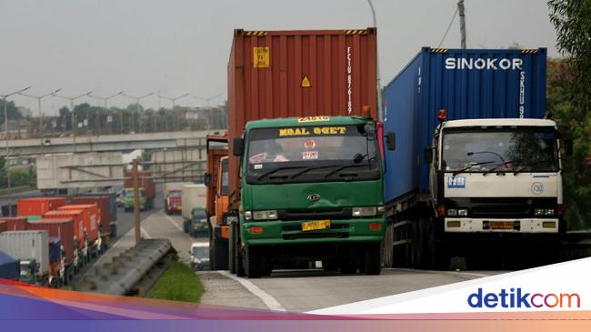 Truk Angkut Barang Ekspor Impor Tetap Bisa Jalan Selama Nataru Truk Angkut Barang Ekspor Impor Tetap Bisa Jalan Selama Nataru