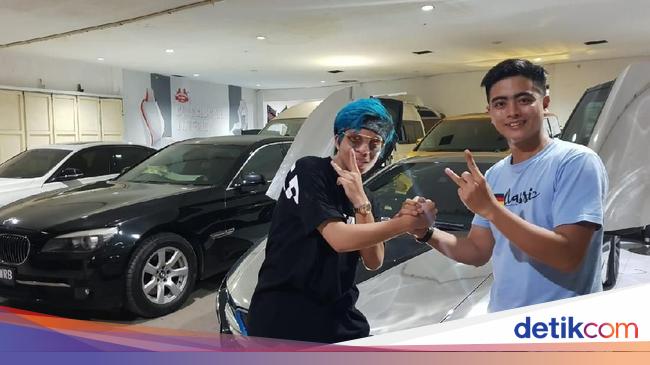 Ingin Beda, Begini Interior BMW i8 Youtuber Atta Halilintar