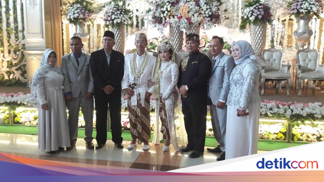 Lifter Sri Wahyuni Lepas Masa Lajang