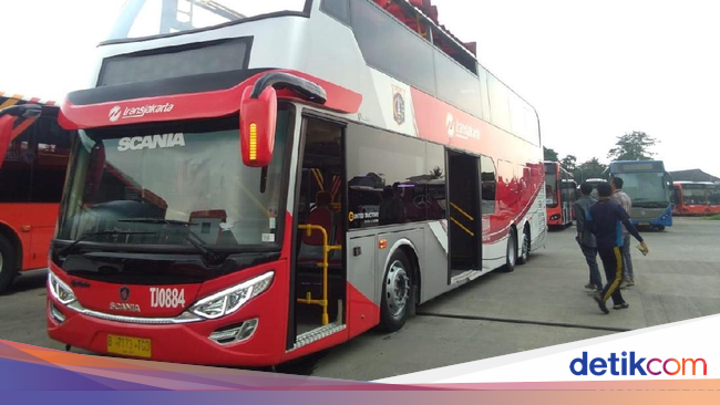 Sebelum Dipakai Pawai Kemenangan Persija  Bus  TransJ 