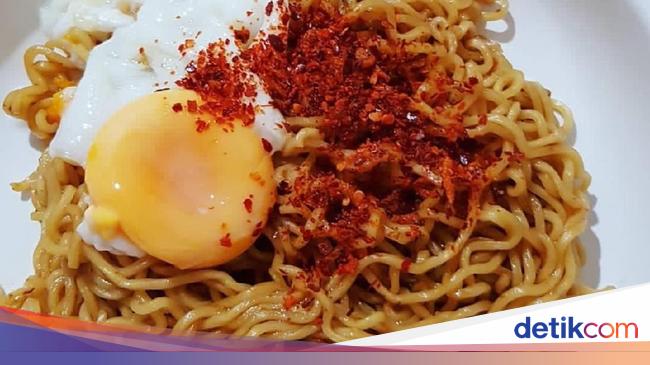 Makanan Tak Sesuai Aturan hingga Dilempar Sendal Jepit 