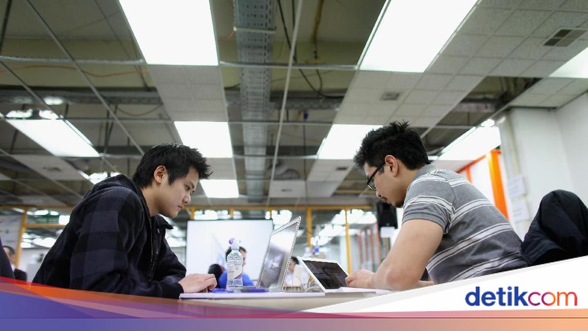 China’s “996” Work Culture: Companies Exiting, Employees Urged to Leave