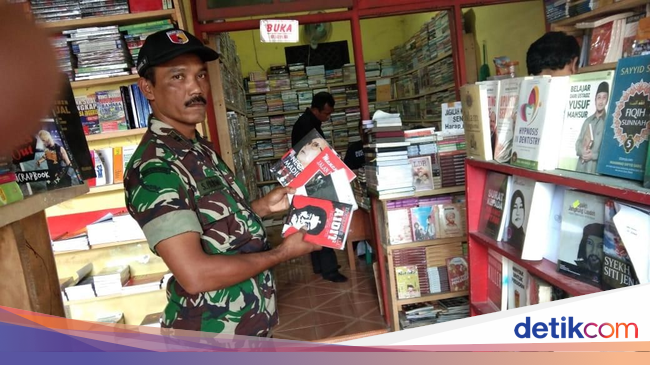 Toko Buku di Kediri Diduga Jual Buku Berisi Paham Komunis Toko Buku di Kediri Diduga Jual Buku Berisi Paham Komunis