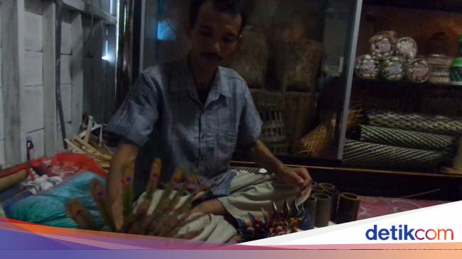 Uniknya Kerajinan  Burung Merak dan Bekisar dari Bambu  di 