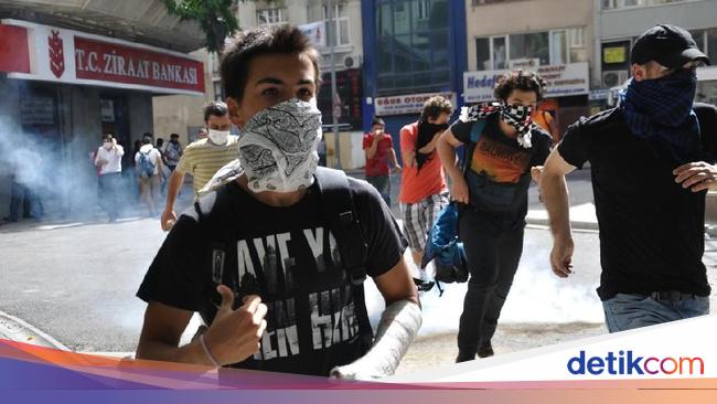 'Masker' Favorit Pemotor, Ini Kata Dokter Paru Soal Buff 