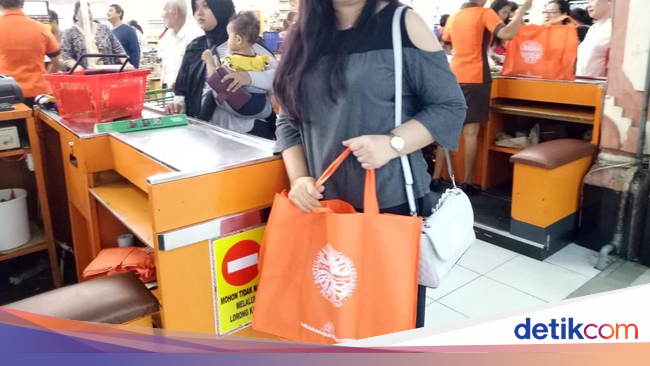 Tak Lagi Sediakan Kresek, Toko di Denpasar Jual Tas Rp 15 Ribu